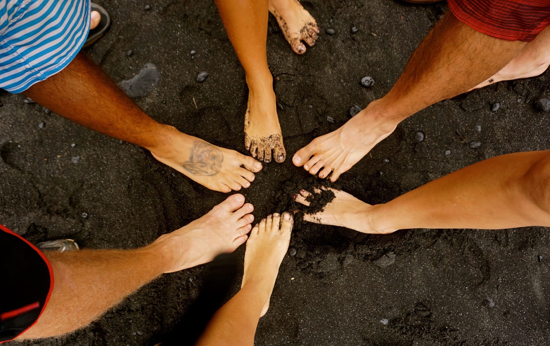 Circle of Feet - All the Way Around - Holo Holo Maui Tours
